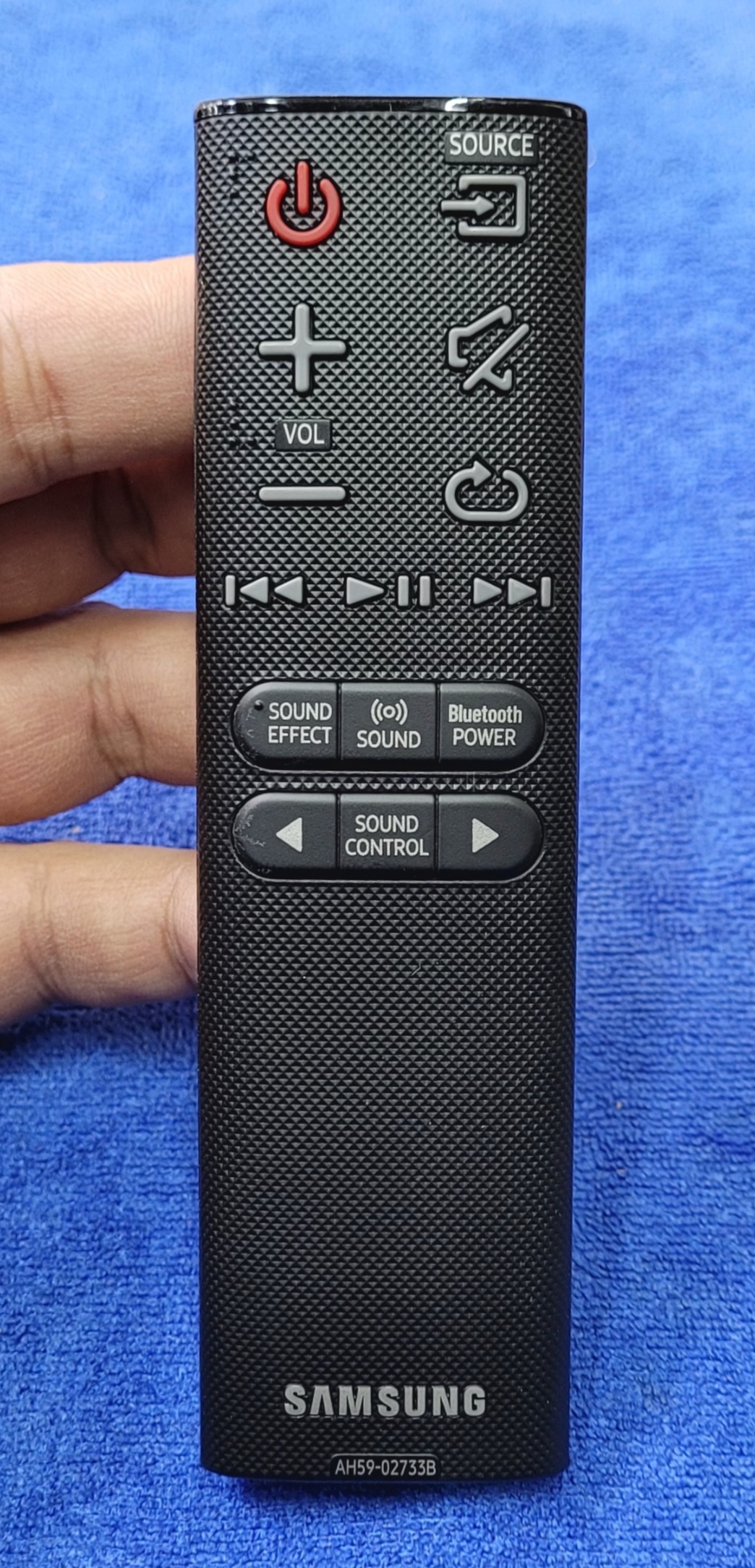 این کنترل اورجینال فابریک میباشد